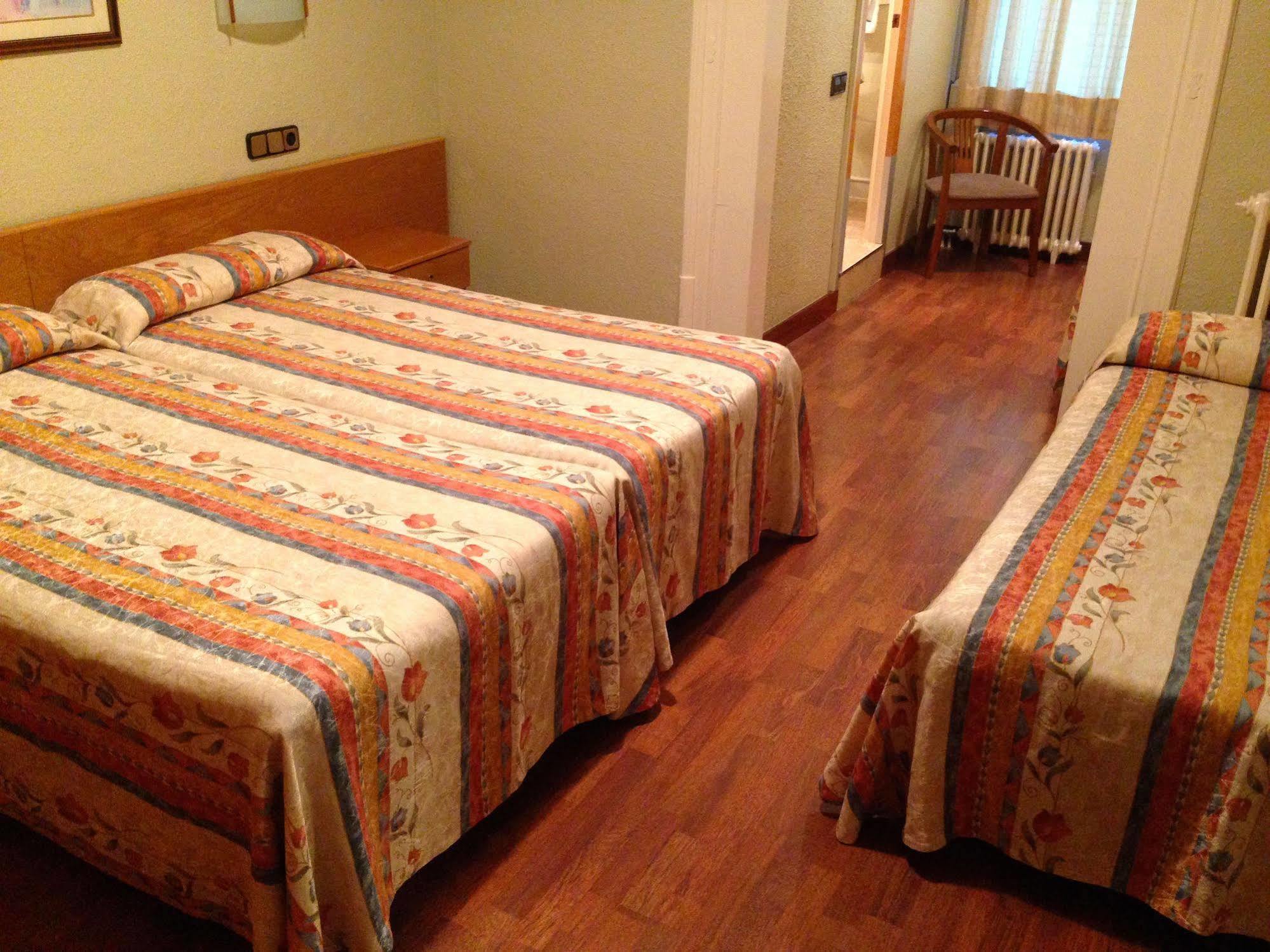 Pelayo Deluxe Apartments Barcelona Kültér fotó