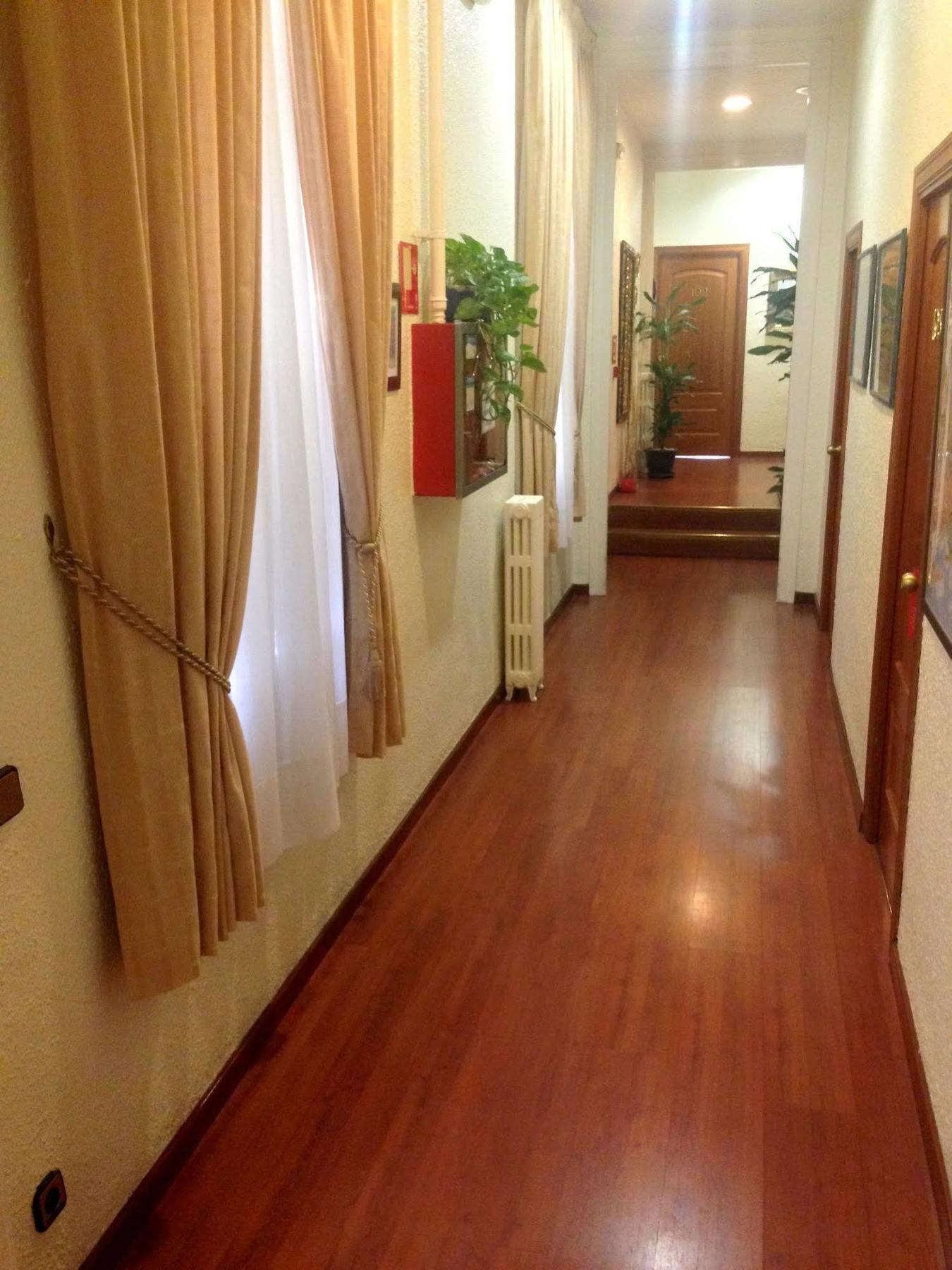Pelayo Deluxe Apartments Barcelona Kültér fotó